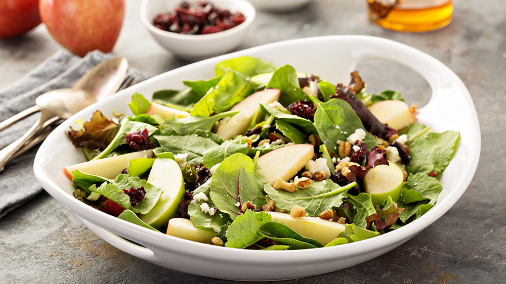 Knackig im Salat mit Feta