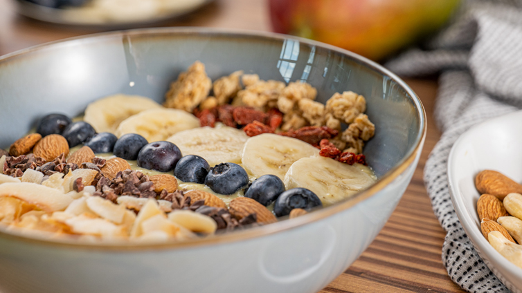 Mango-Smoothie-Bowl