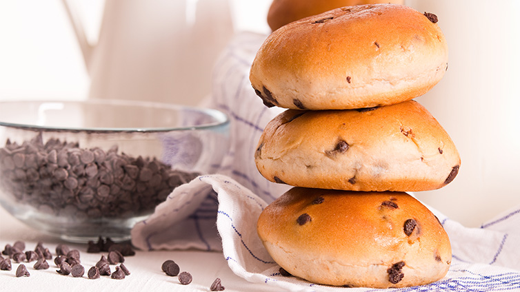 Milchbrötchen mit Schokolade