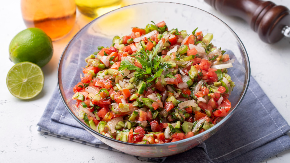 Türkischer Salat in einer Schüssel-